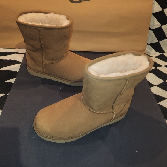 Waterproof boot - Picture 9 of 10